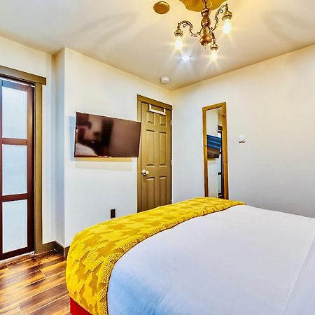 Neocolonial Nouveau Kensington Vacation Home فانكوفر المظهر الخارجي الصورة