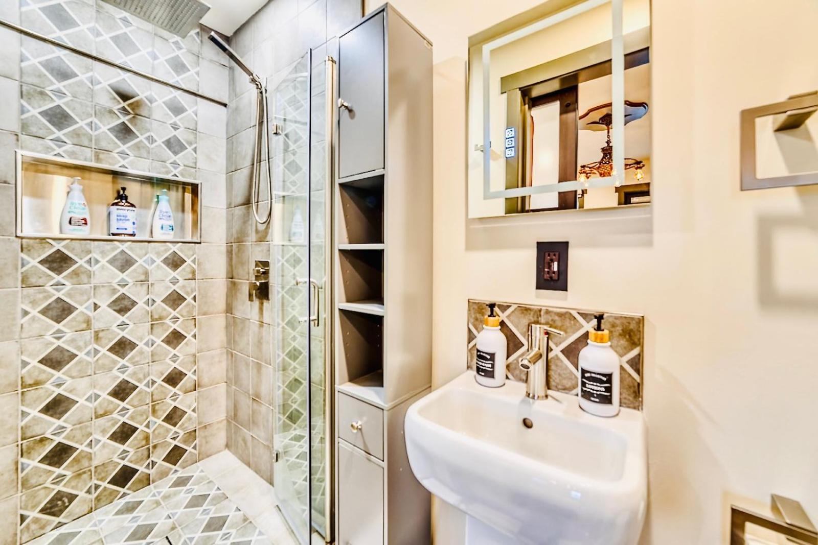 Neocolonial Nouveau Kensington Vacation Home فانكوفر المظهر الخارجي الصورة