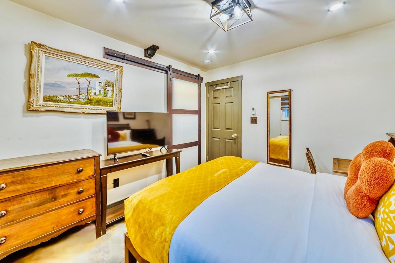 Neocolonial Nouveau Kensington Vacation Home فانكوفر المظهر الخارجي الصورة