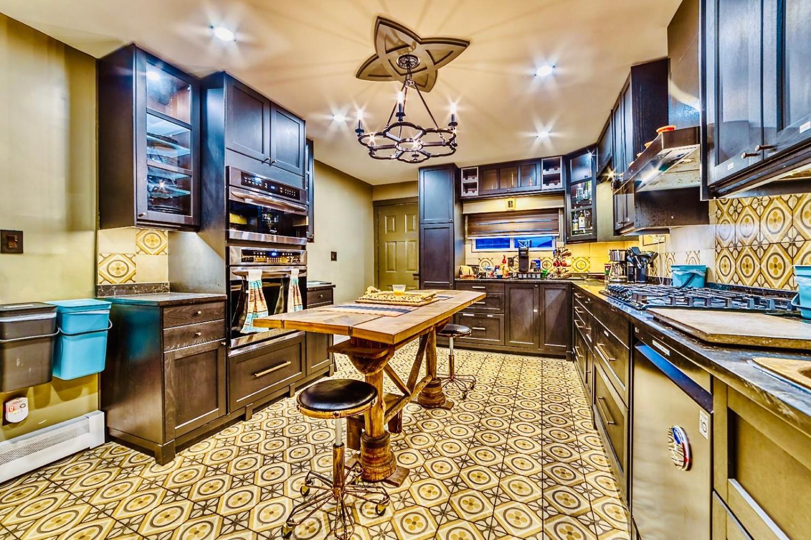 Neocolonial Nouveau Kensington Vacation Home فانكوفر المظهر الخارجي الصورة